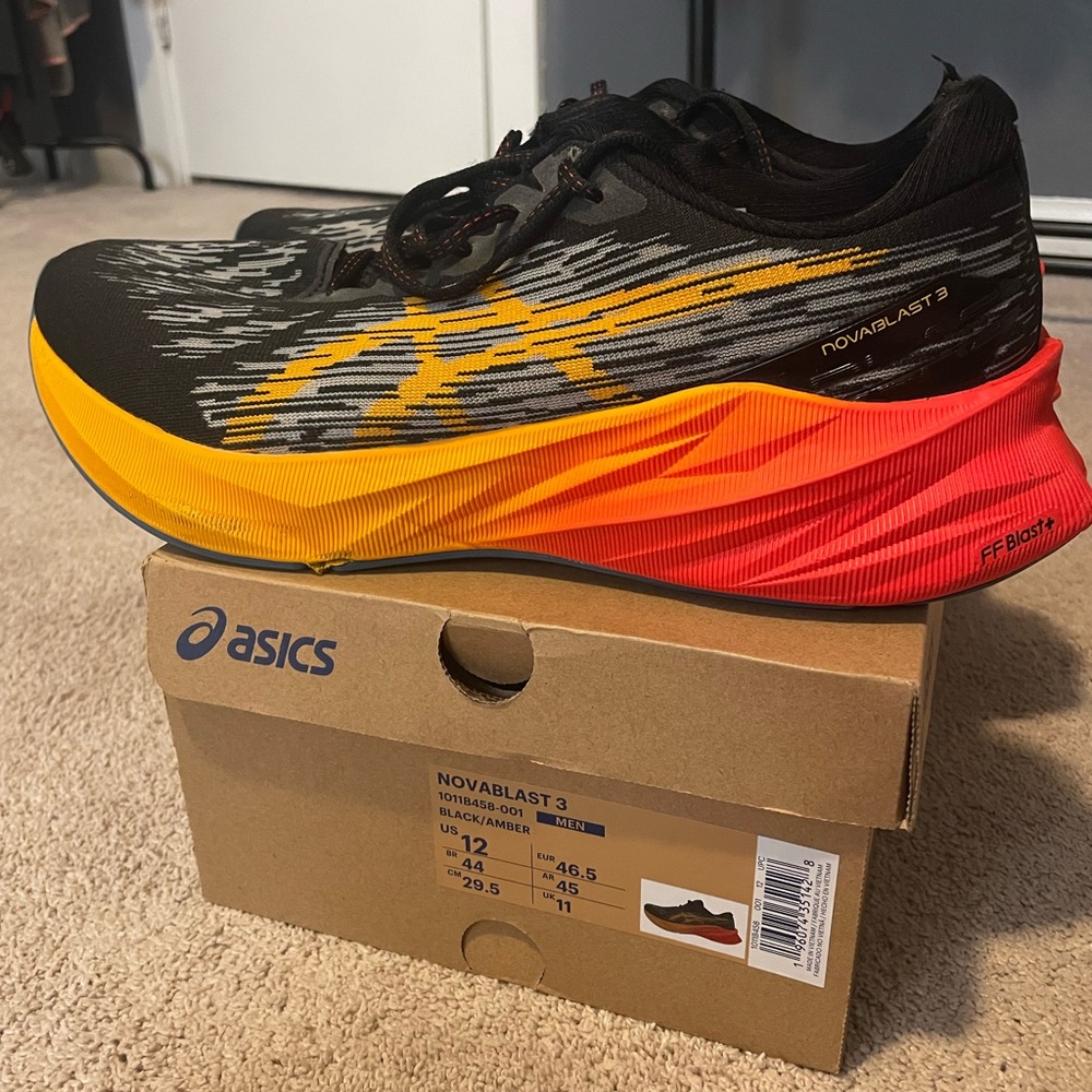ASICS novablast